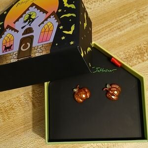 Betsey Johnson NWT Pumpkin Stud Earrings In Haunted Mansion Box